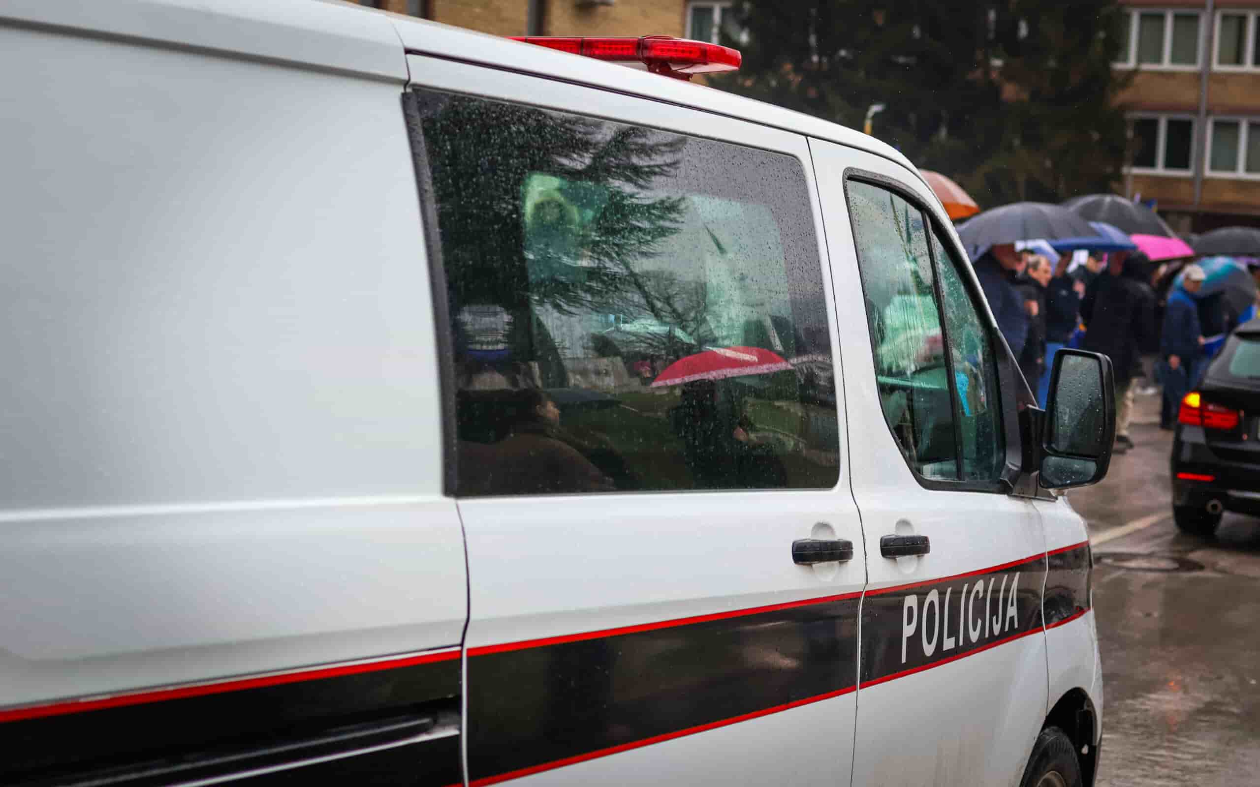 MUP ZDK: Državljanin Litvanije teško povrijeđen u nezgodi kod Zavidovića