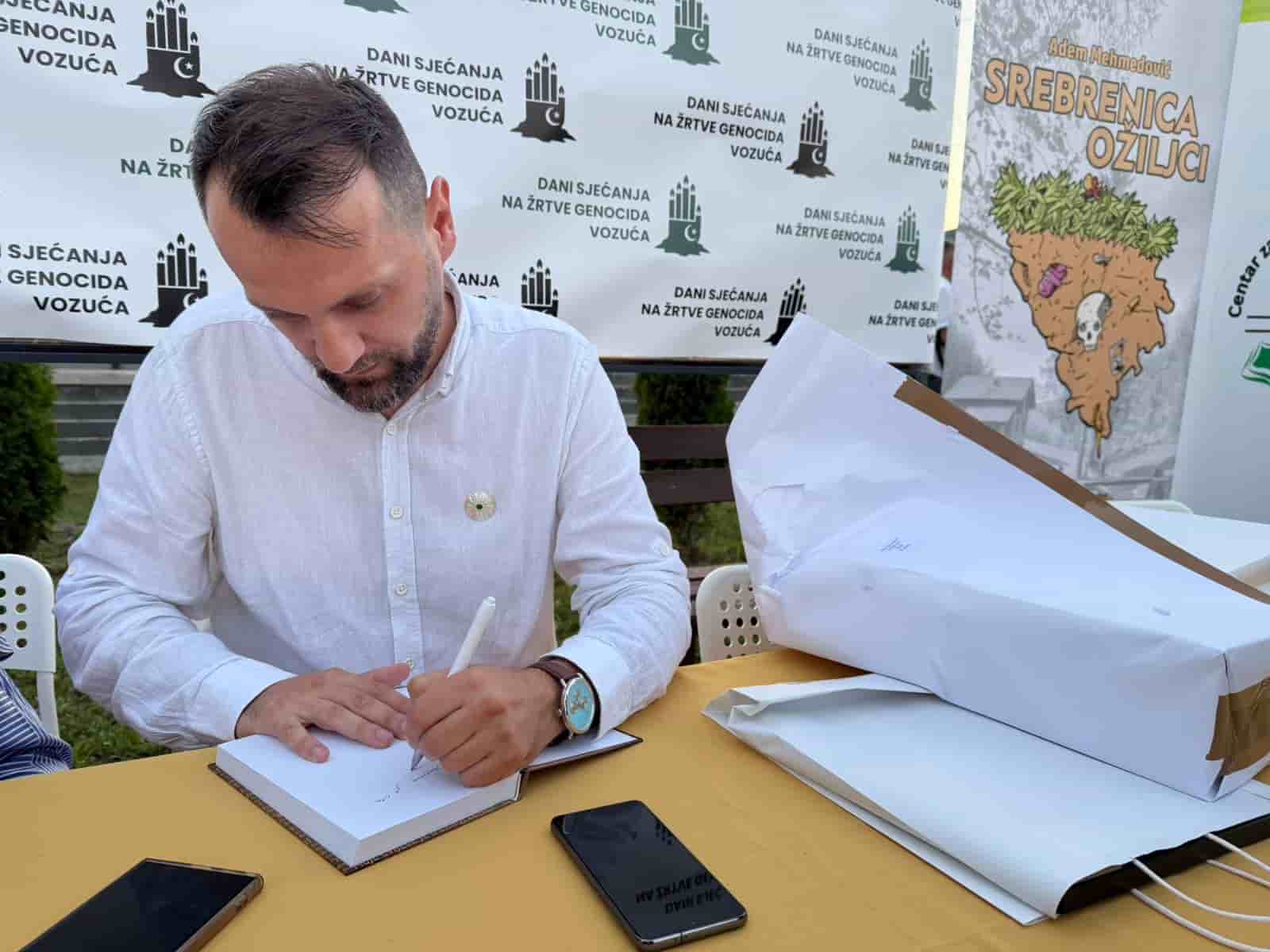 Program “Dani sjećanja na žrtve genocida” u Vozući: Predstavljena knjiga “Srebrenica ožiljci”