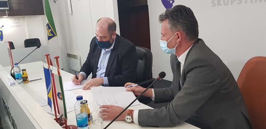 Potpisan Memorandum o saradnji u borbi protiv korupcije između Ambasade SAD i Vlade ZDK