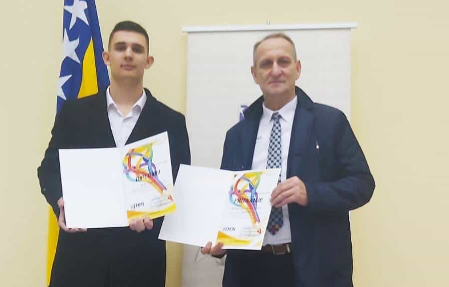 Zavidovićanin Tarik Mujkić među najboljim učenicima u FBiH, uručeno mu priznanje