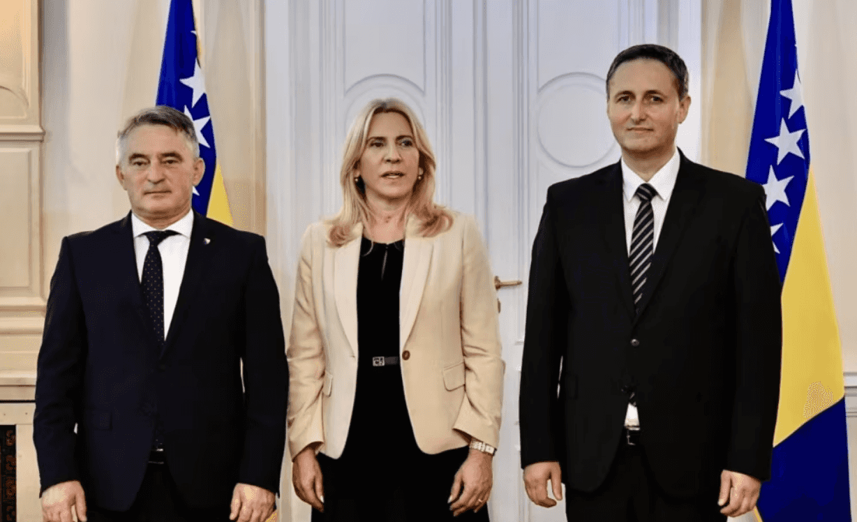 Članovi Predsjedništva BiH uputili čestitke u povodu Uskrsa i Vaskrsa