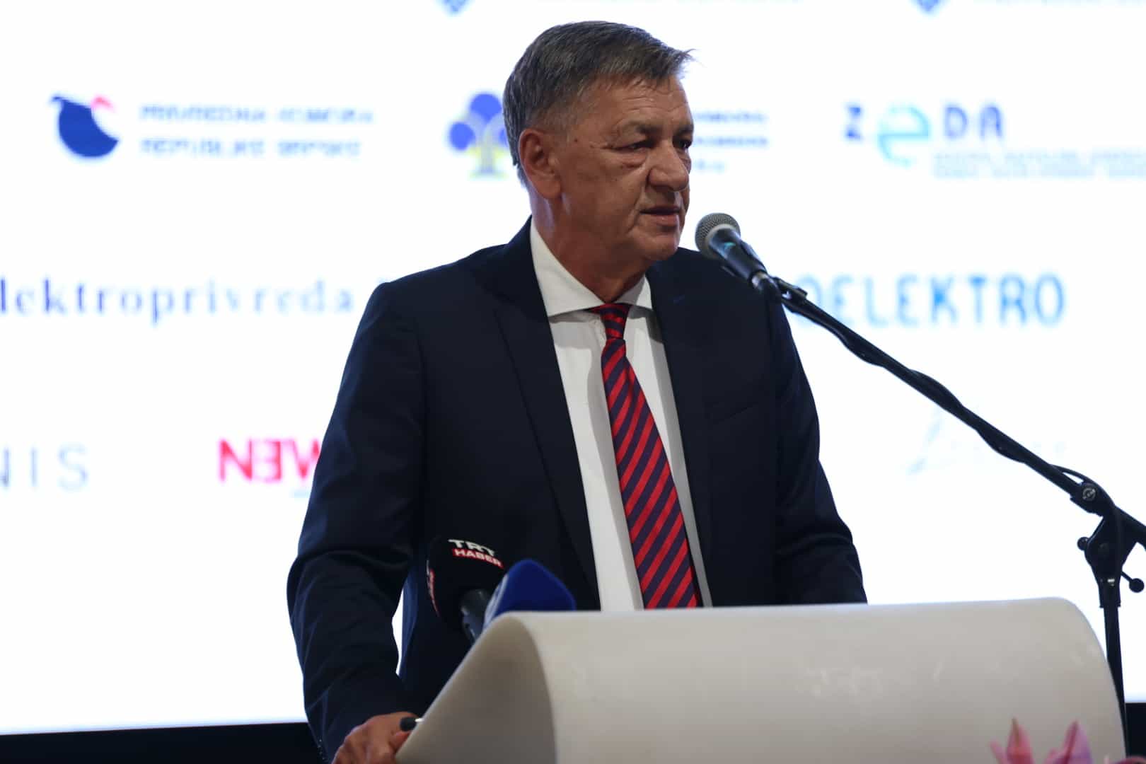 Božićna čestitka gradonačelnika Kasumovića