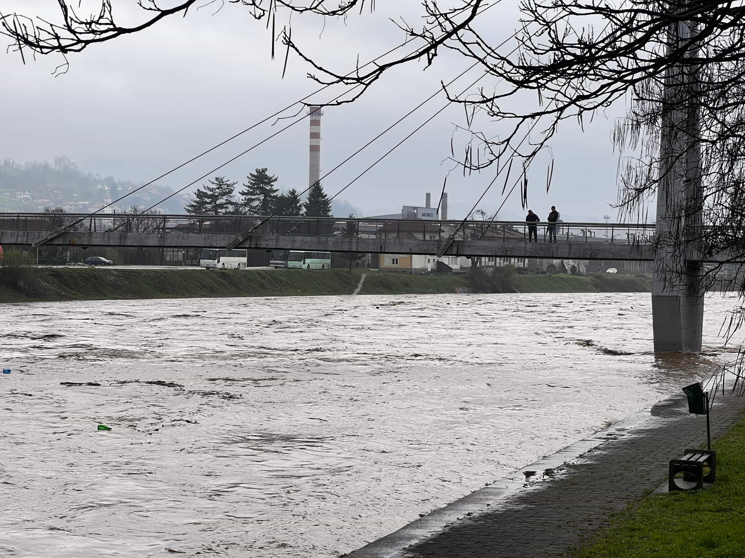 Na snazi crveno upozorenje zbog očekivanih obilnih padavina