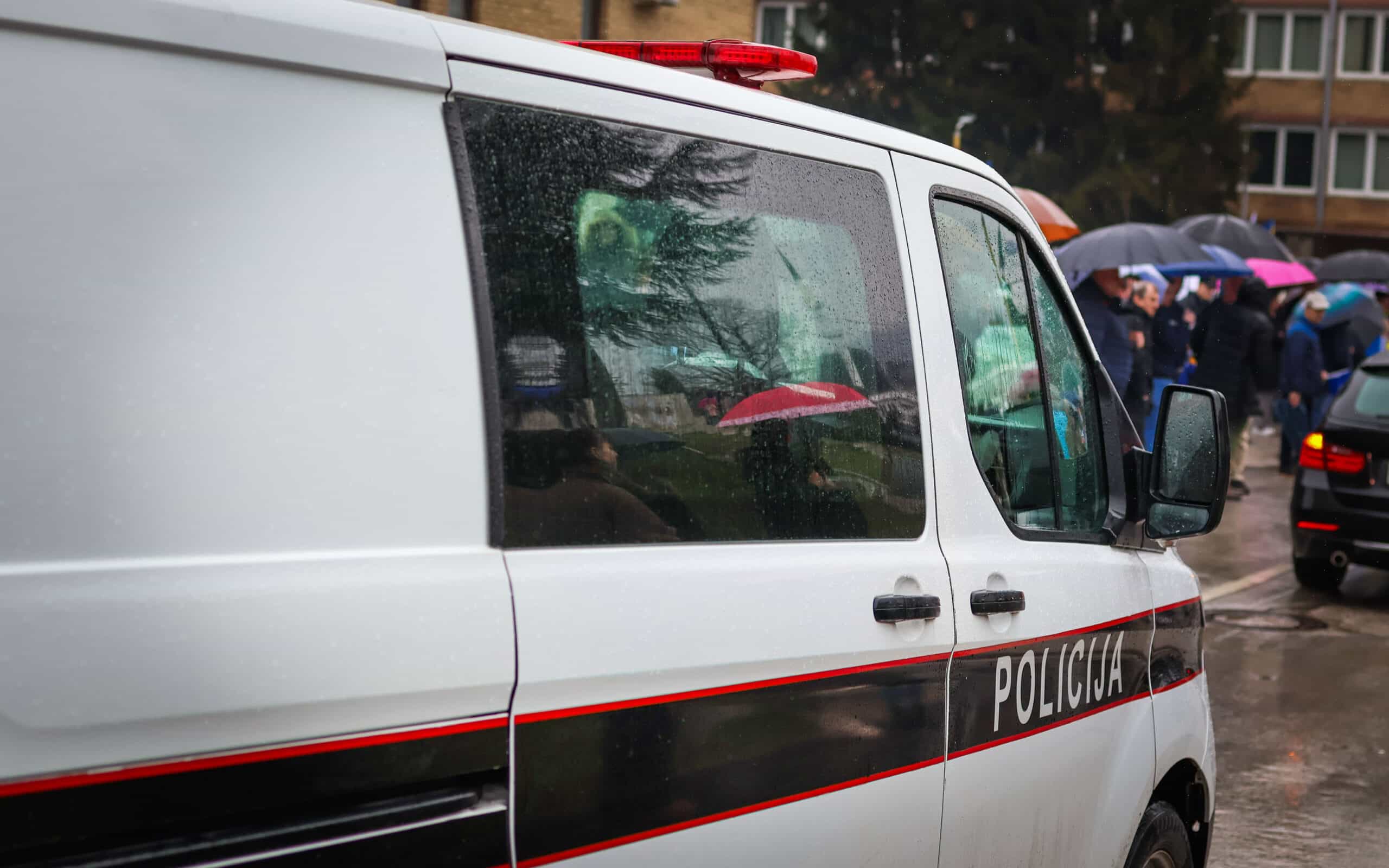 MUP ZDK: Državljanin Litvanije teško povrijeđen u nezgodi kod Zavidovića
