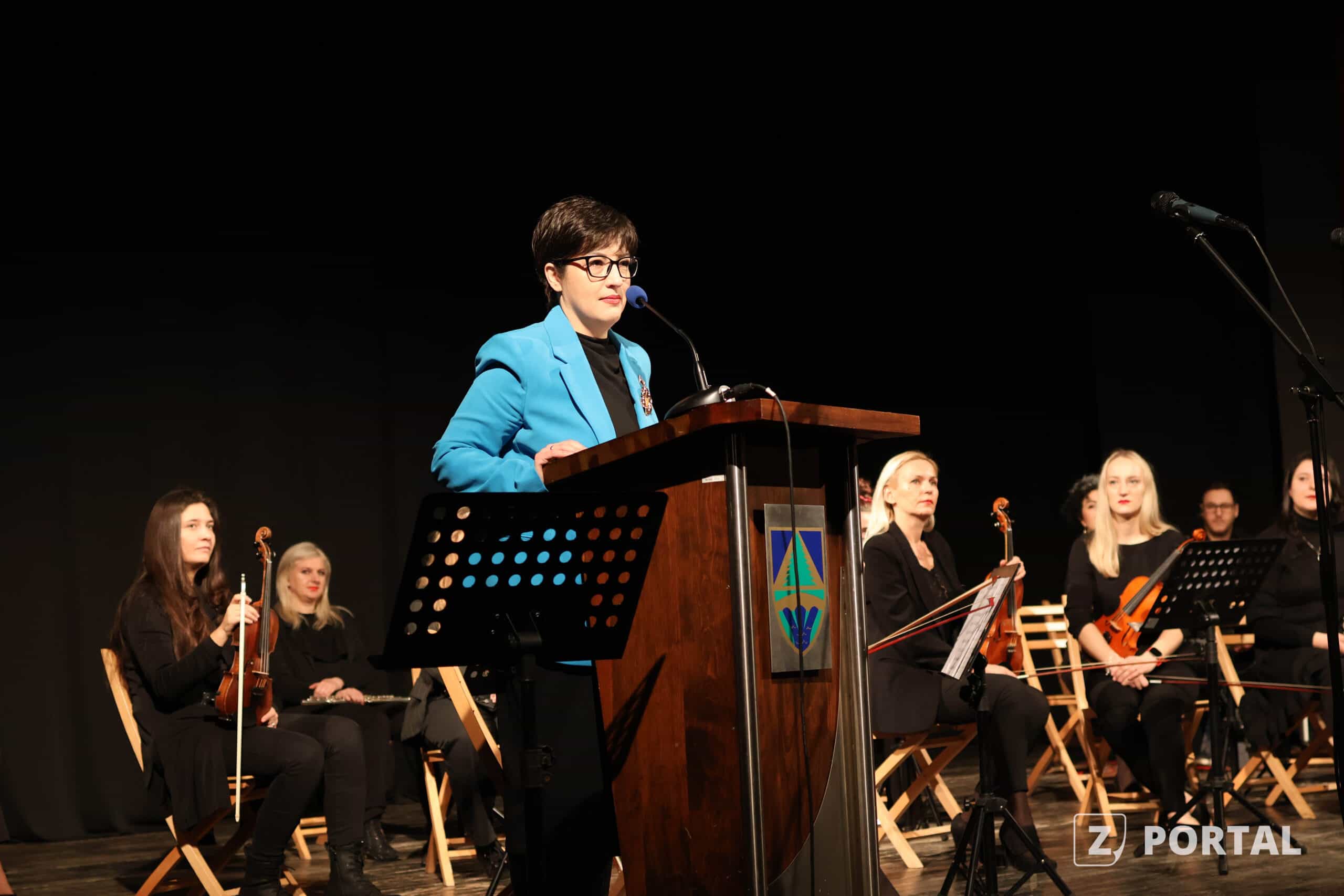 Božićna čestitka gradonačelnice Merdić Smailhodžić