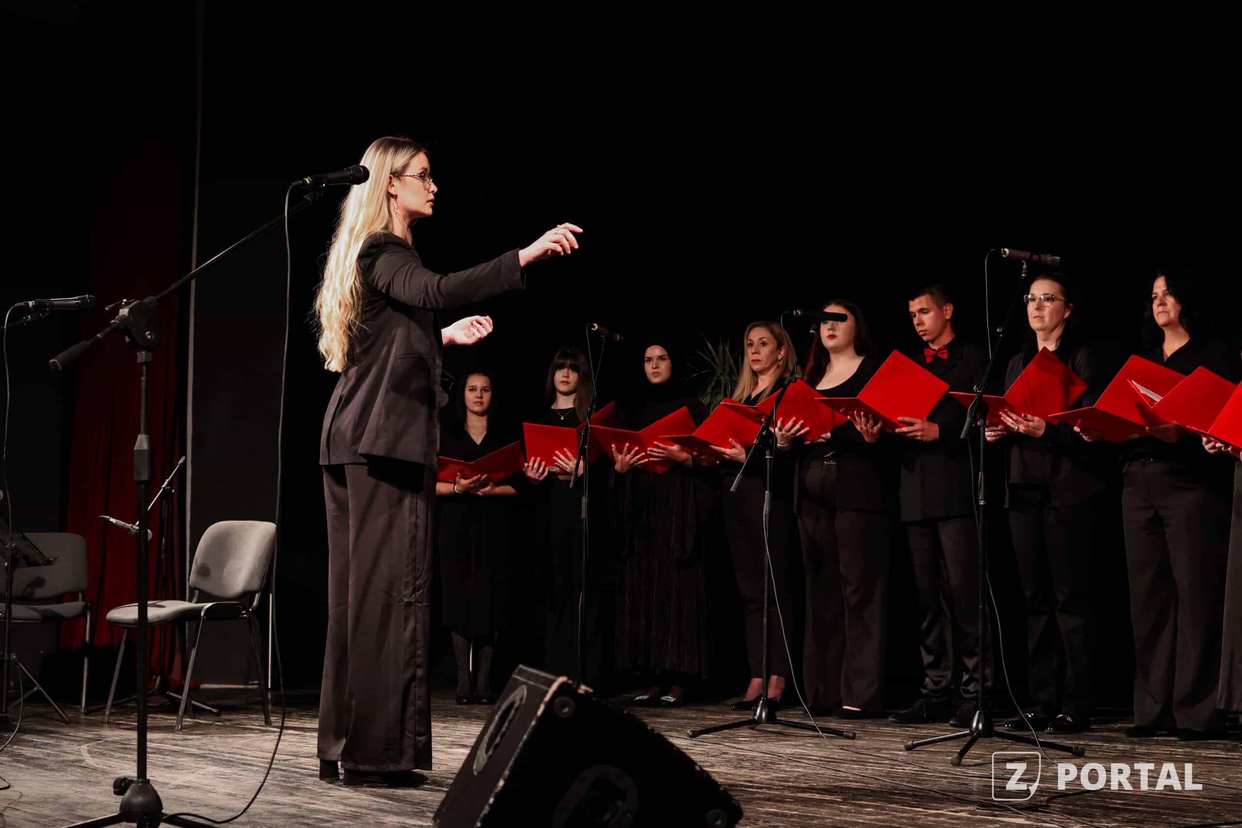 Održan koncert “U okrilju duše”: Građani uživali u melodiji sevdaha i duhovne muzike