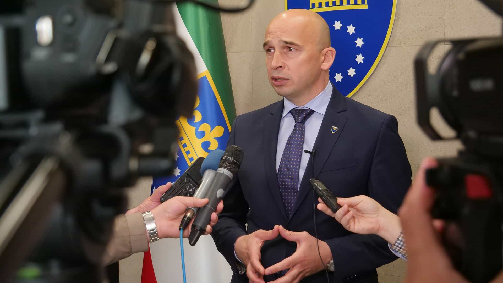 Premijer Vlade ZDK Nezir Pivić uputio bajramsku čestitku
