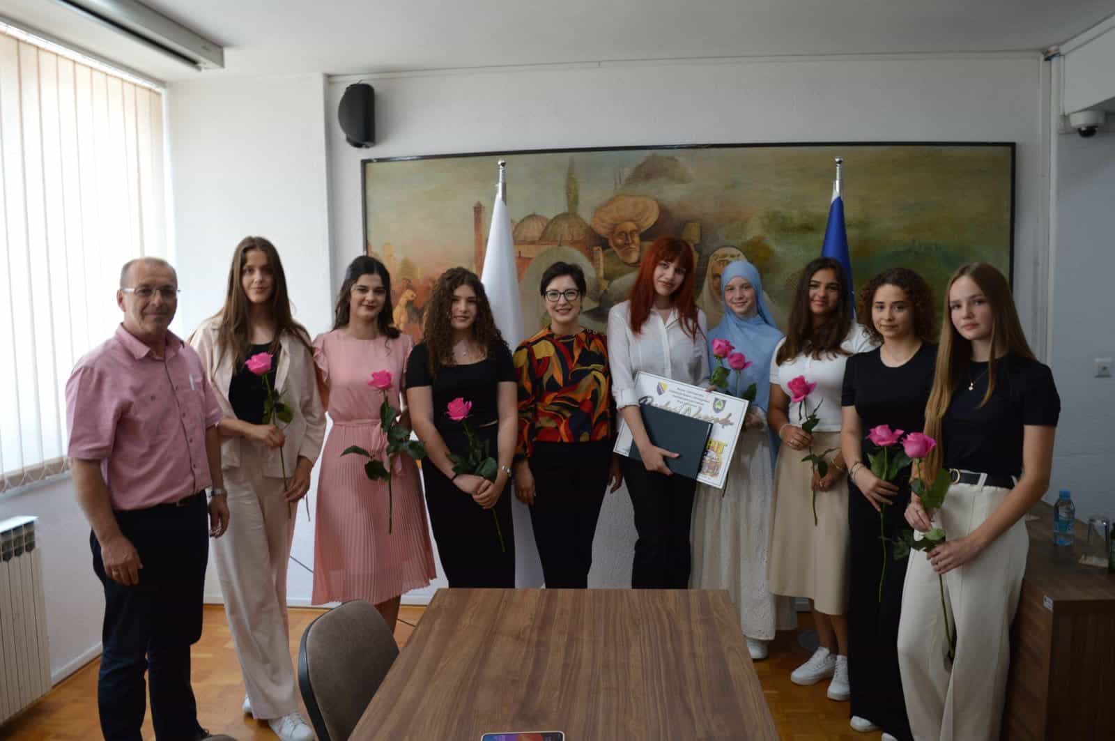 Upriličen prijem za učenice generacije u Zavidovićima