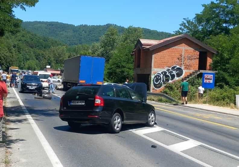 Nezgoda kod Begov Hana, saobraćaj obustavljen