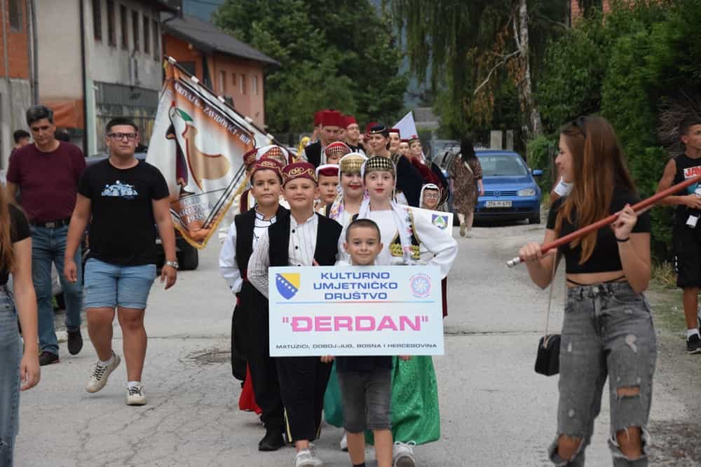 Uz veče folklora počelo “Vozućko ljeto 2025”