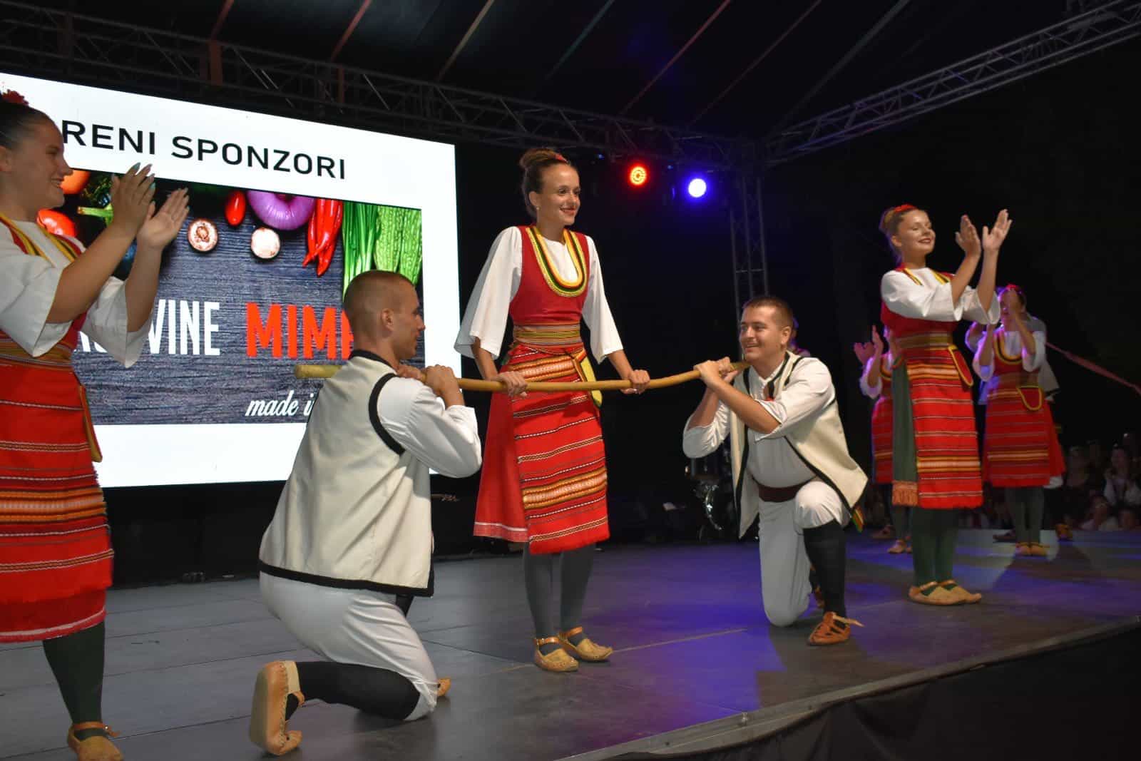 Održana smotra folklora u okviru manifestacije “Ljeto u gradu”