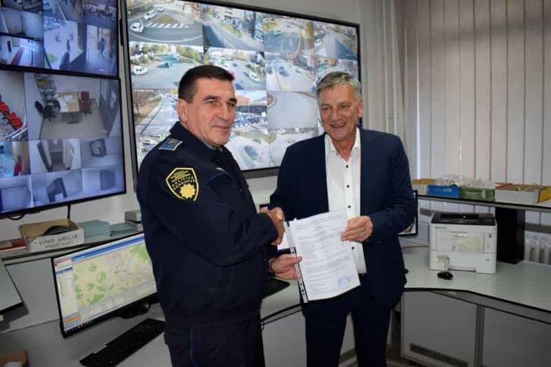 Izvršena primopredaja nove opreme sistema video nadzora: Iz budžeta Grada Zenica izdvojeno 100 hiljada