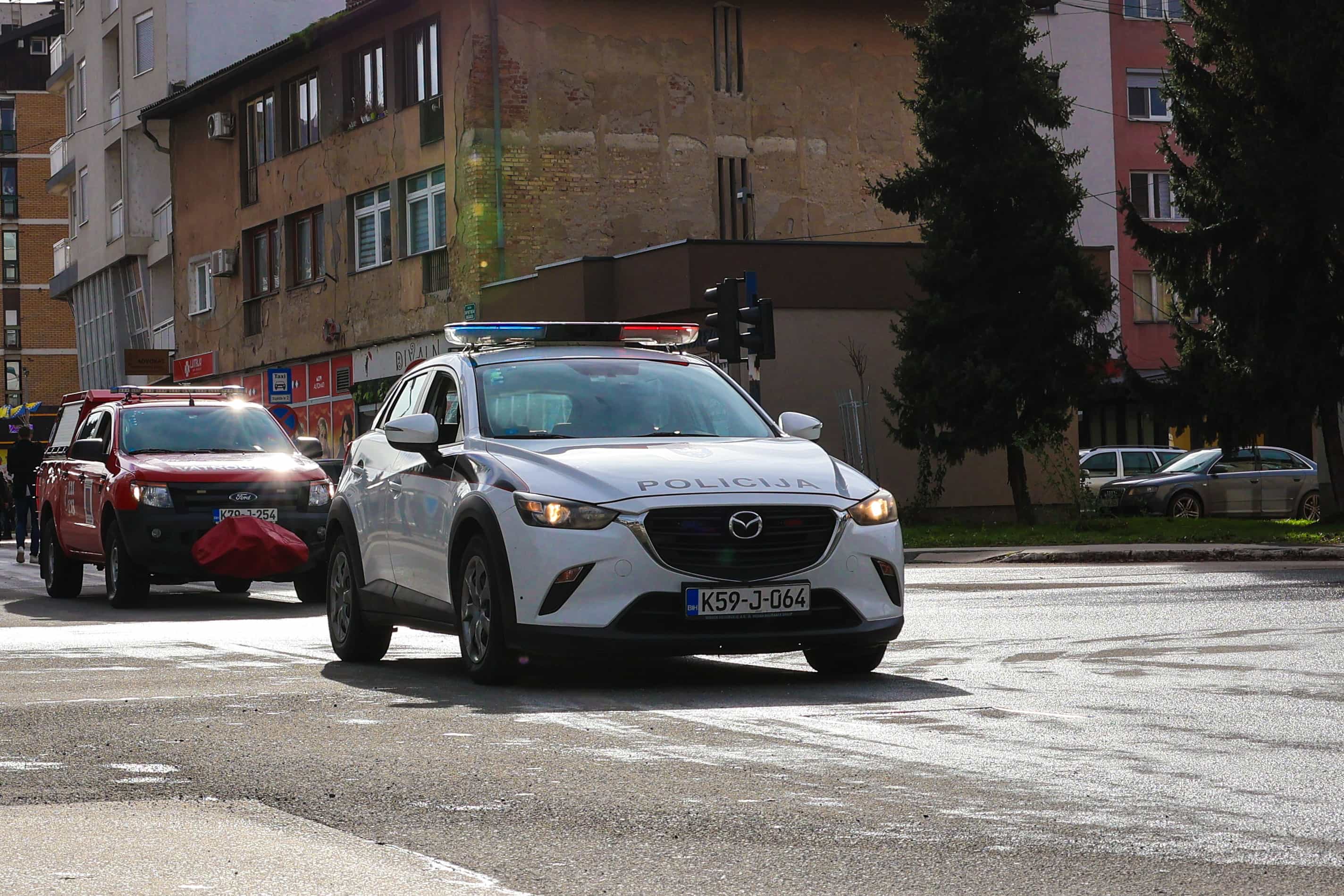 MUP ZDK: Krađe u Zavidovićima i Tešnju, više posjedovanja narkotika u Kaknju