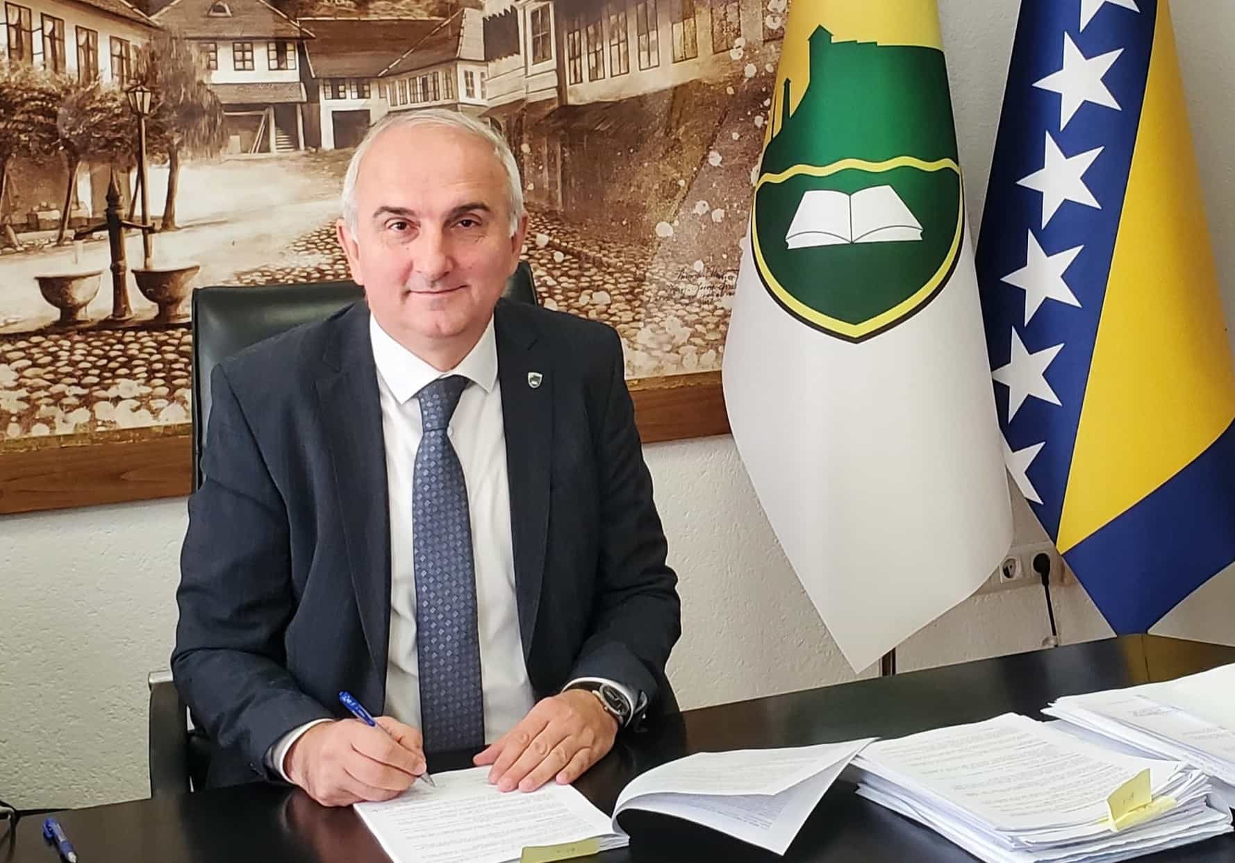 Božićna čestitka općinskog načelnika Huskića