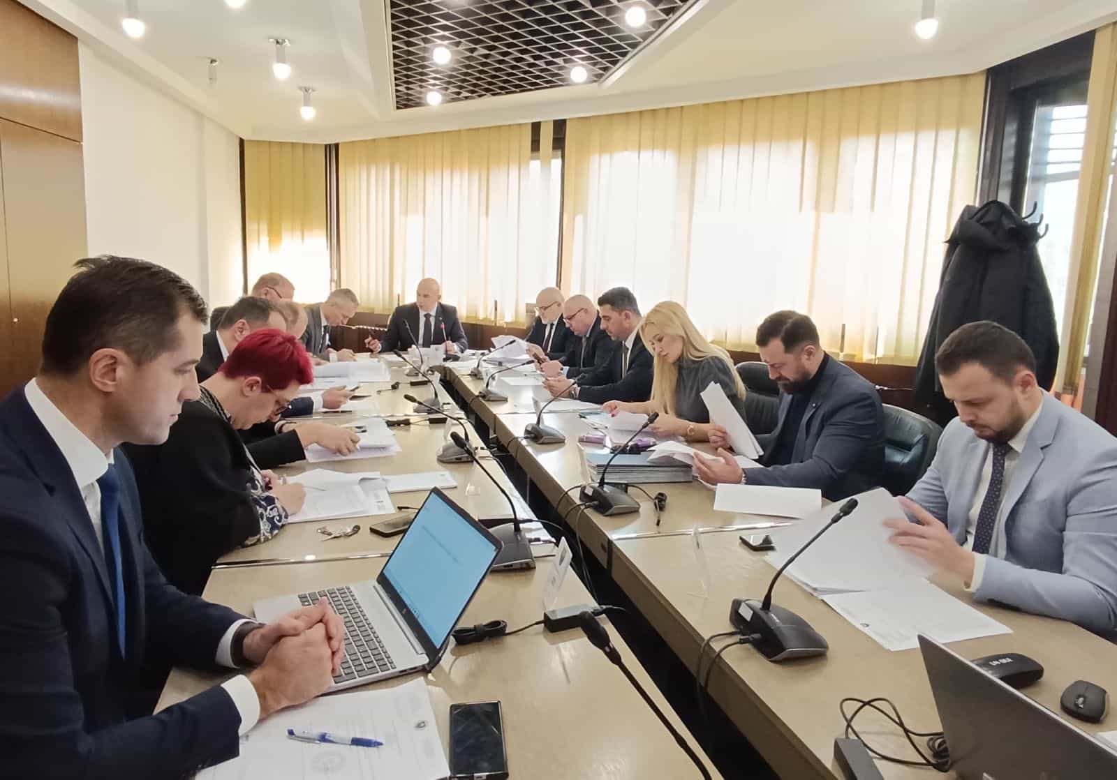 Vlada ZDK odlučila: Budžetskim uposlenicima po 450 KM jednokratne pomoći