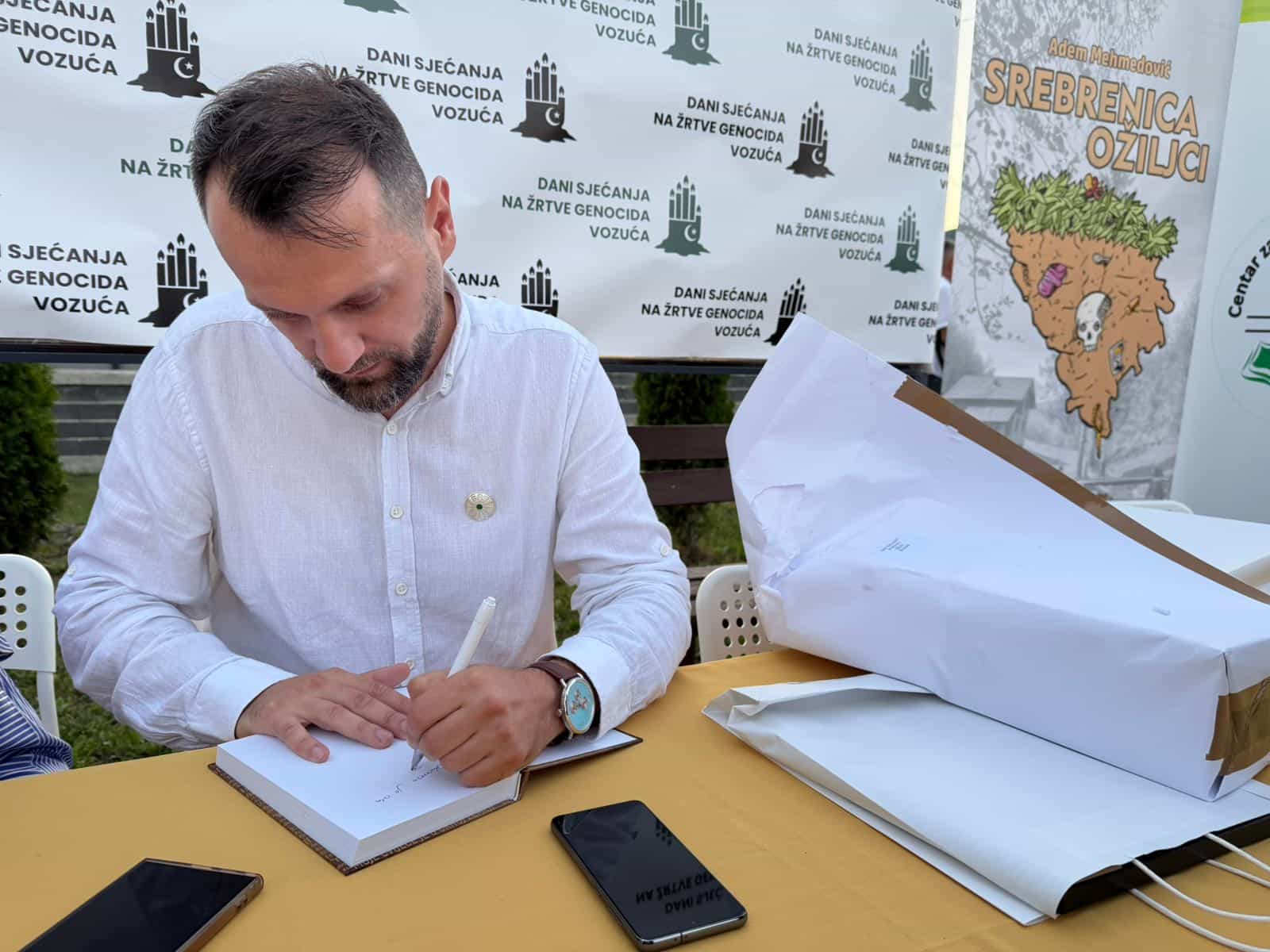 Program “Dani sjećanja na žrtve genocida” u Vozući: Predstavljena knjiga “Srebrenica ožiljci”