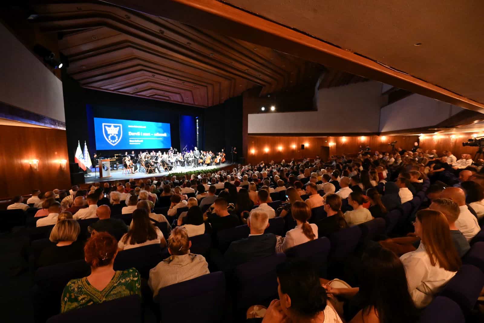 Održana svečana akademija i gala koncert u povodu Dana ZDK