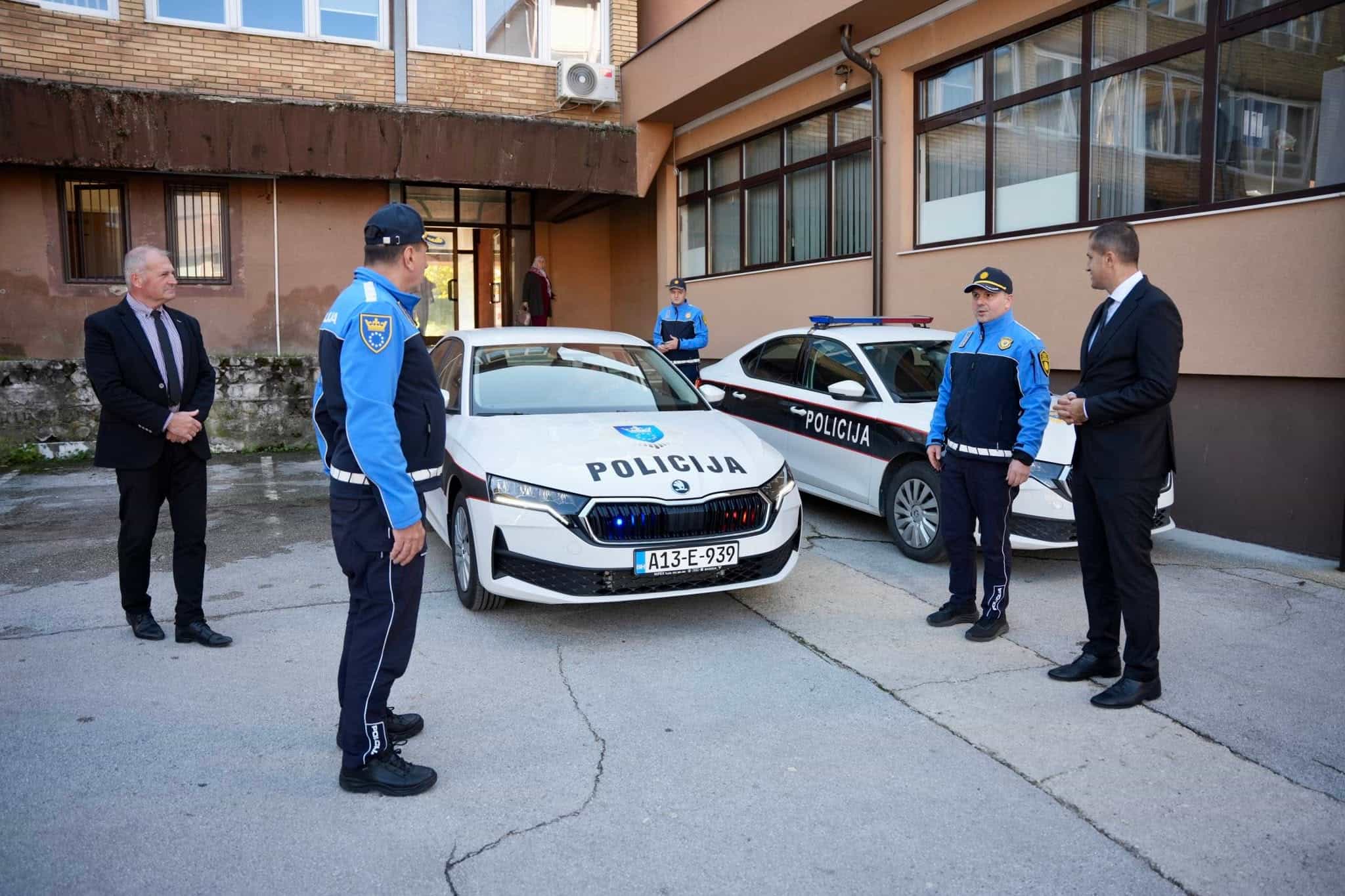 Izvršena primopredaja novih vozila za policiju u ZDK