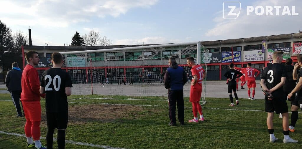 Krivaja vodila protiv Čelika, pa huligani prekinuli susret