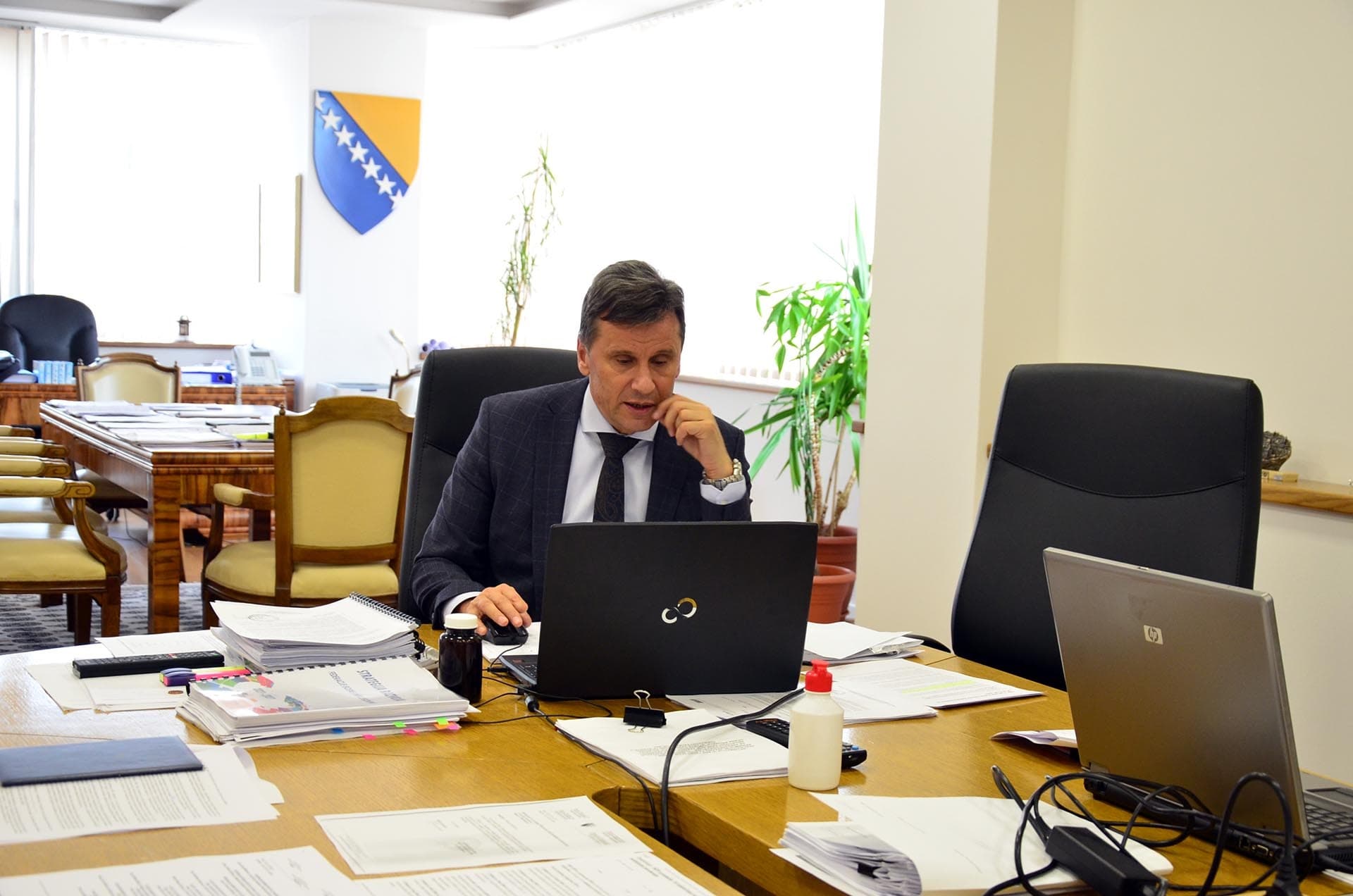 Novalić potpisao pismo namjere za nabavku 500.000 kineskih vakcina