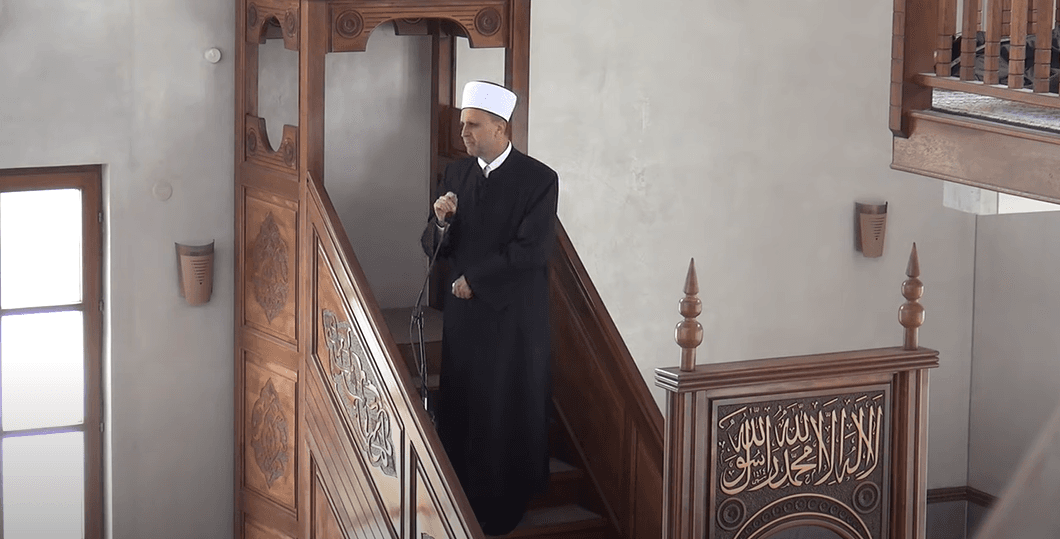 Izet ef. Čamdžić: Ne idi zemljom oholo, Allah ne voli ni gordog ni hvalisavca