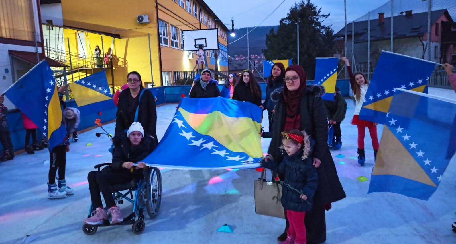 Takmičenjem i programom povodom Dana nezavisnosti završena klizačka sezona