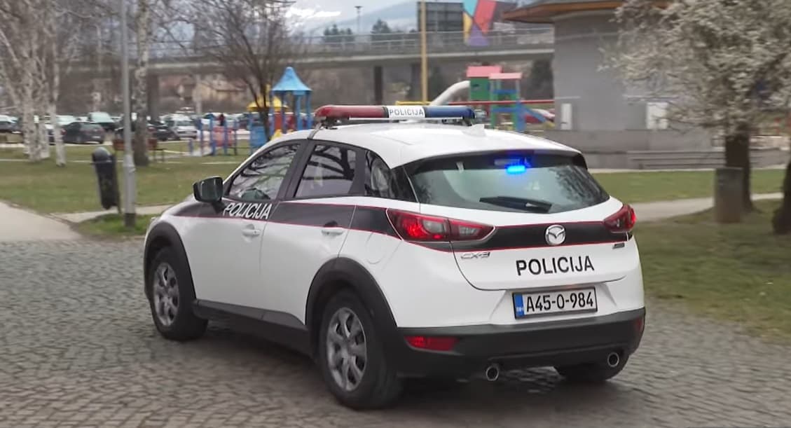 MUP ZDK: Razbojništvo u Zenici uz prijetnju plinskim pištoljem, ukraden i Golf 2