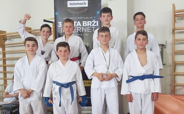 Sa 48 medalja karatisti KK Leopard iz Zavidovića najbolji u kantonu