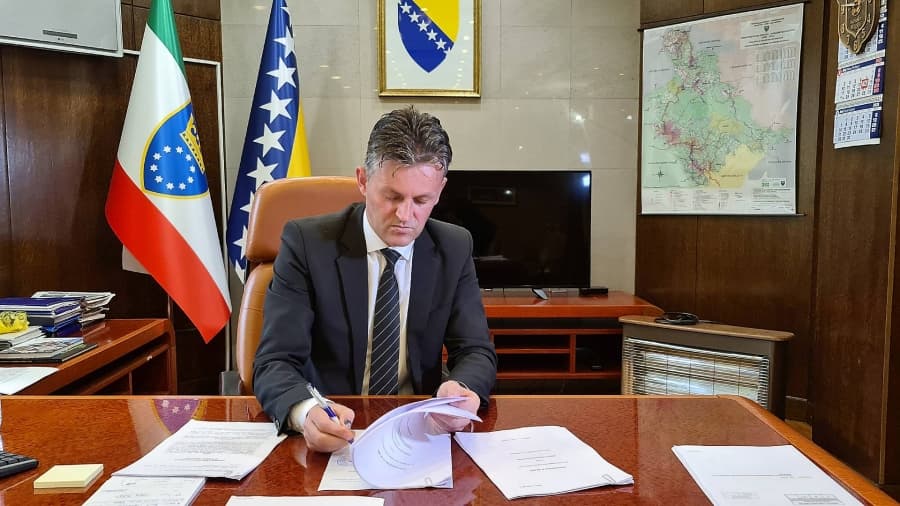 Premijer ZDK potpisao ugovor o zaduženju kod Razvojne banke