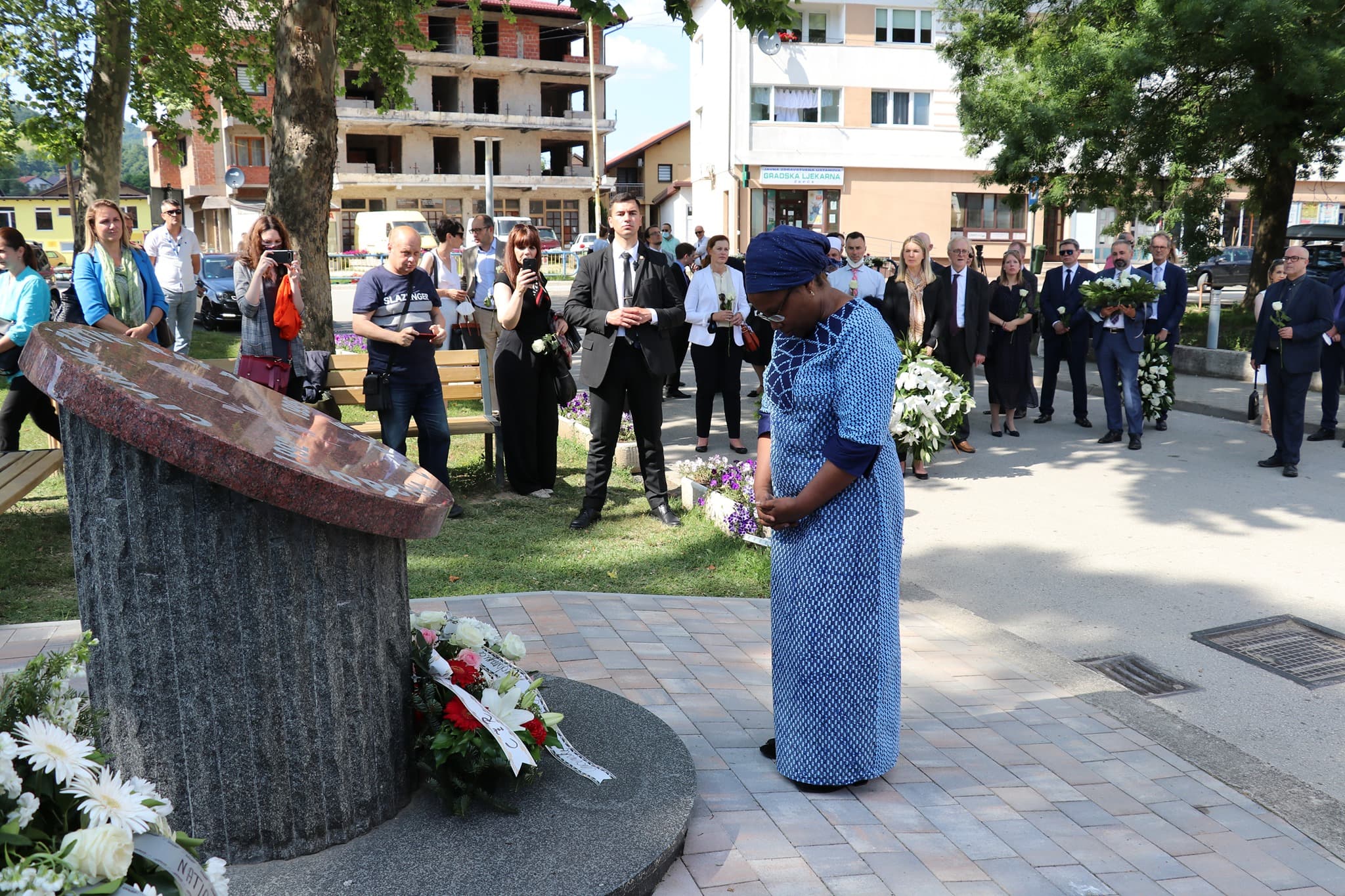 U Žepču podignut spomenik civilnim žrtvama rata