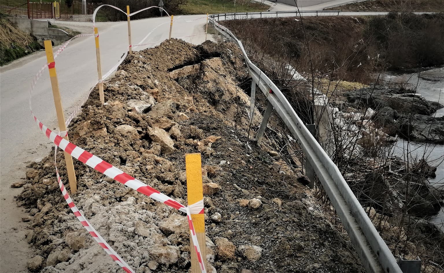 Dočekali smo još jednu ljetnu sezonu bez sanacije puta prema Kamenici