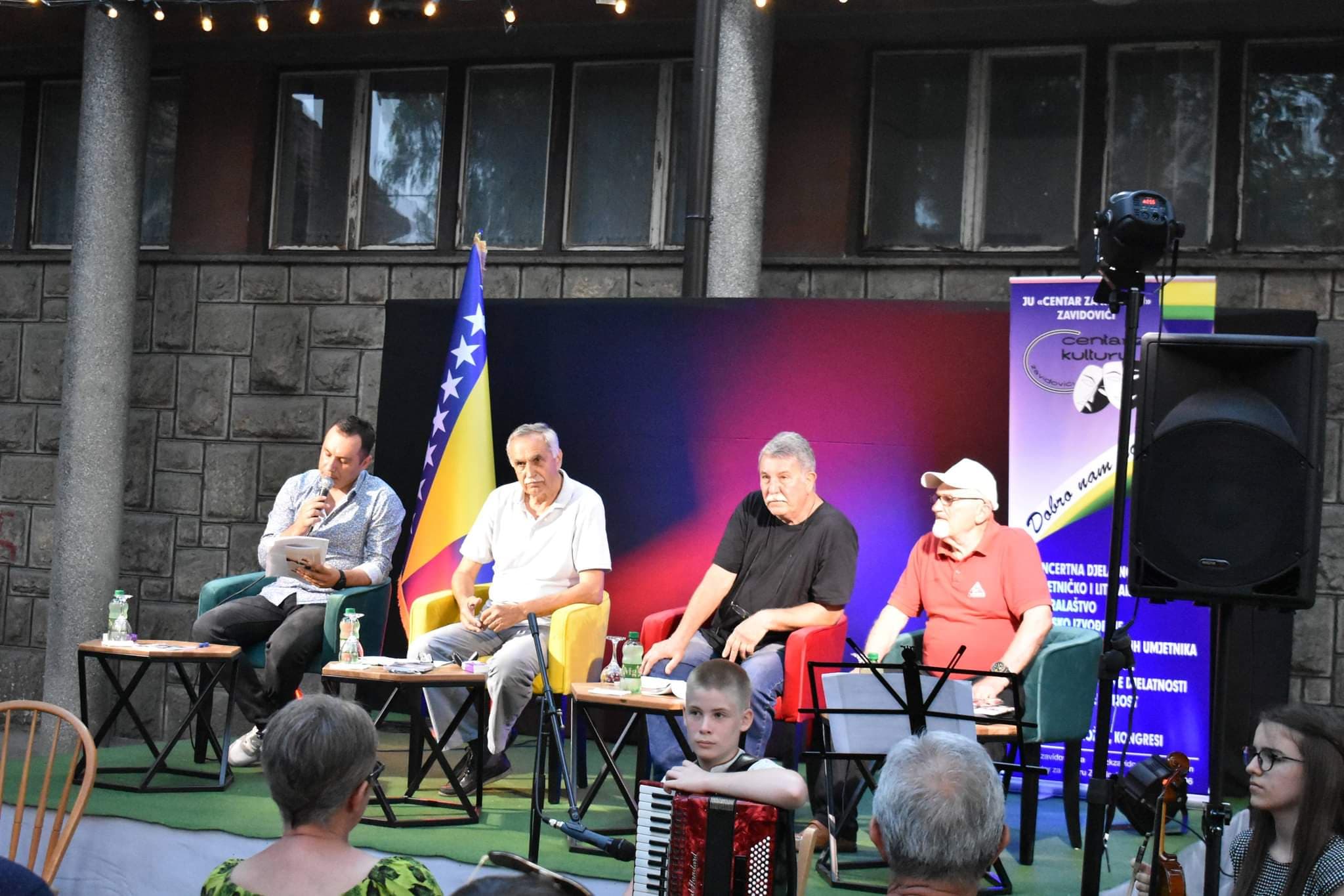 Održana promocija knjige zavidovićkih autora “Vrati kusur, stari”