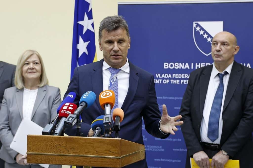 Novalić: Nema mjesta panici, svi kapaciteti su u pogonu