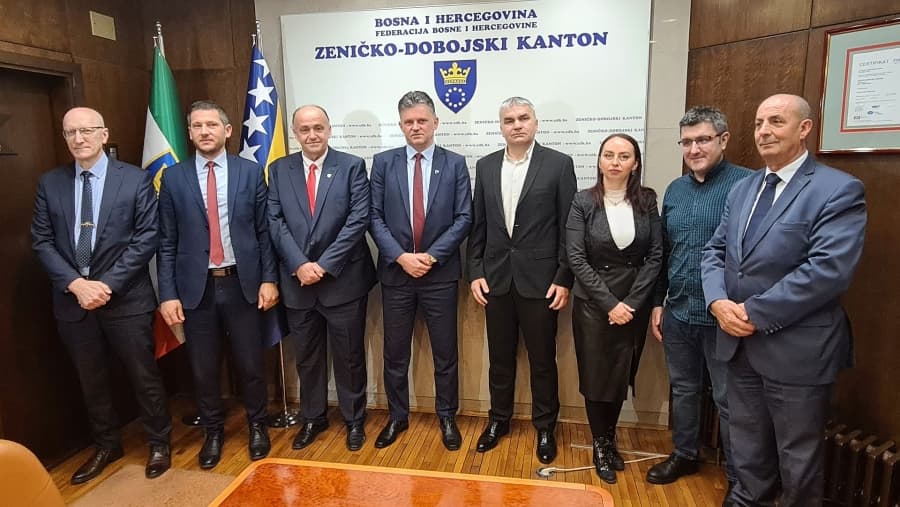 Plate doktora medicine i stomatologije u ZDK povećane za 11,5 posto
