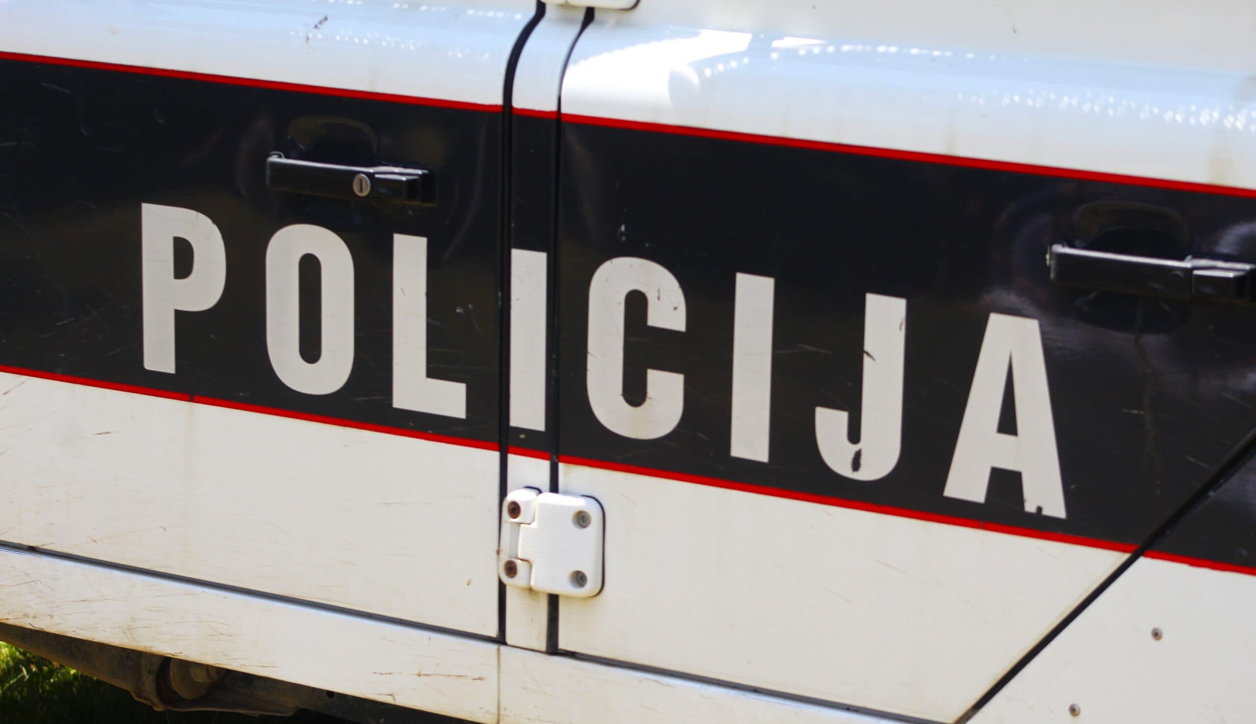 MUP ZDK: Maglajska policija pregledom vozila pronašla opojnu drogu i vagu za mjerenje