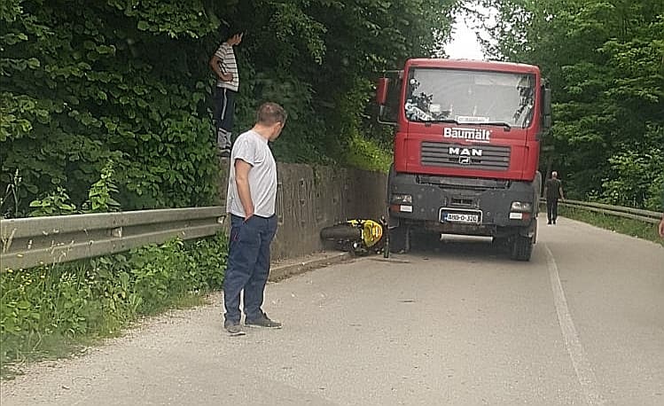 Sudar motocikla i kamiona u Zavidovićima
