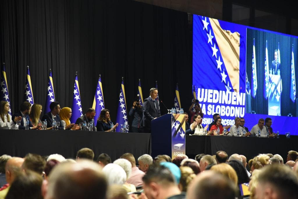 Ujedinjena opozicija dala podršku Denisu Bećiroviću u kandidaturi za Predsjedništvo BiH