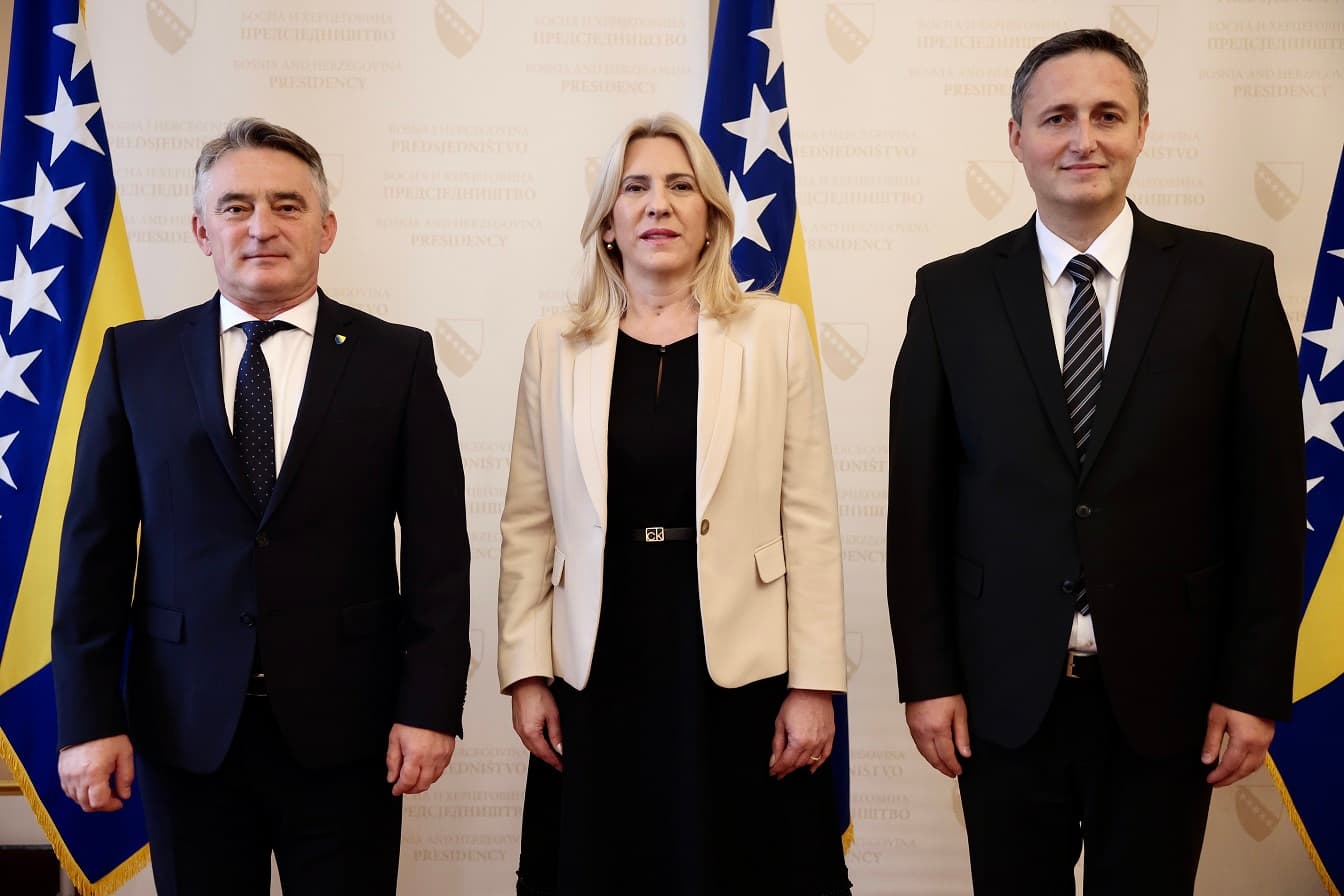 Članovi Predsjedništva BiH uputili čestitke pravoslavnim vjernicima u povodu Božića
