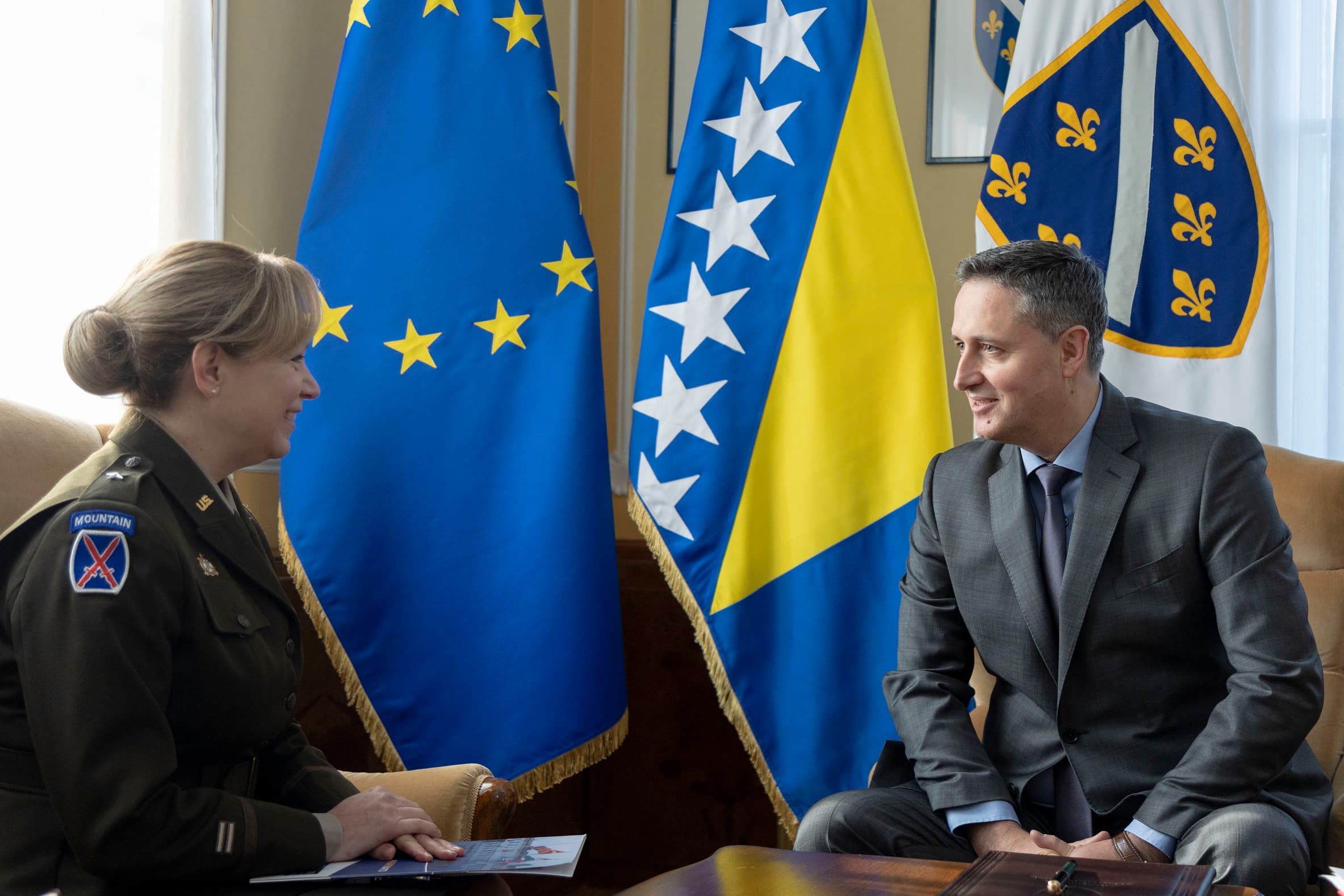 Bećirović s NATO komandanticom u BiH: Mora se stati na put destruktivnom djelovanju