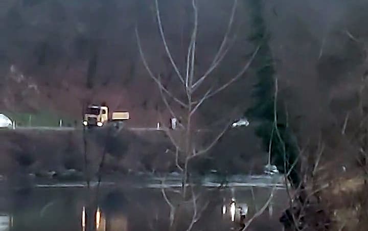 Vozilo završilo u rijeci Krivaji