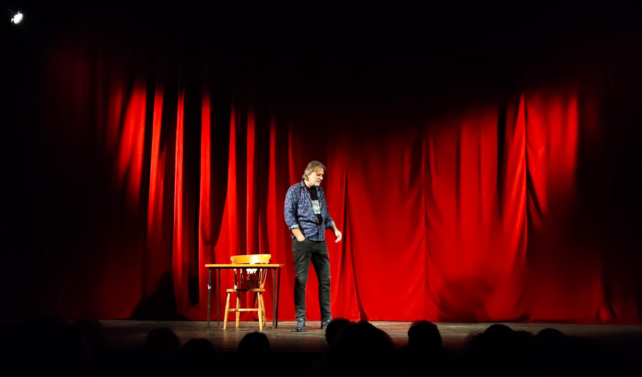 U Zavidovićima održan stand up show “Ero sa ovoga svijeta”