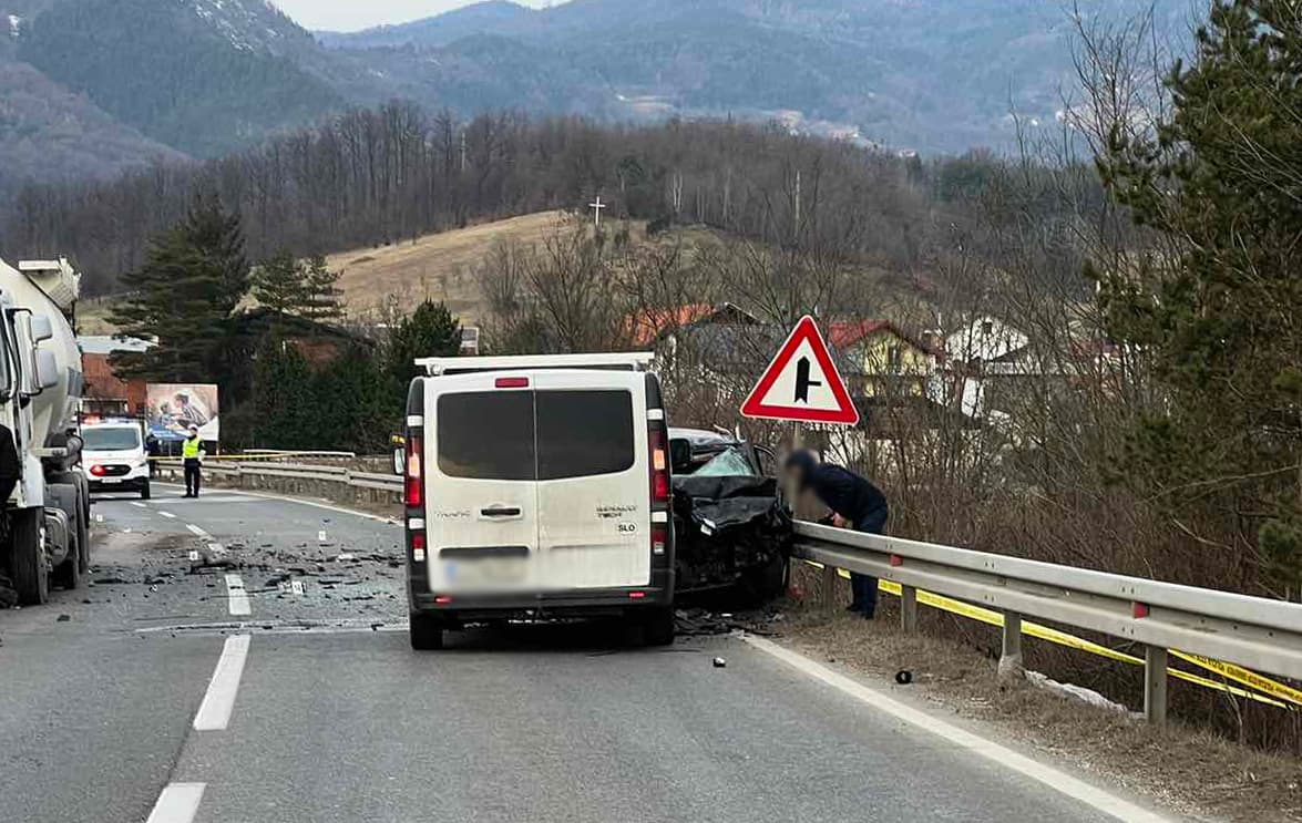 Jedna osoba smrtno stradala u saobraćajnoj nezgodi kod Žepča