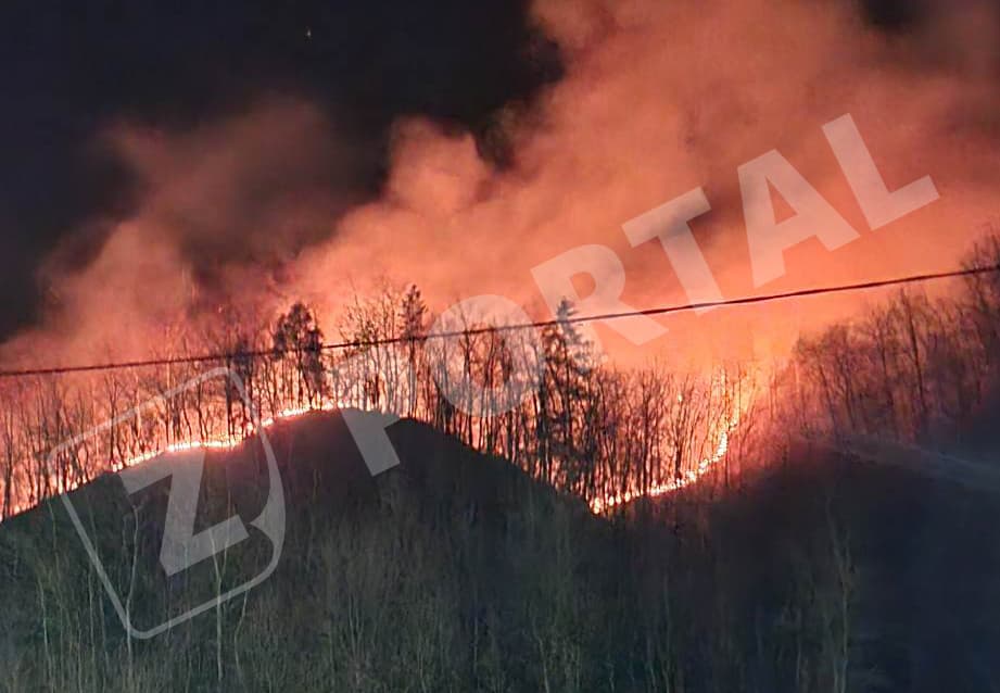 Požar u Zavidovićima prijeti stambenim objektima
