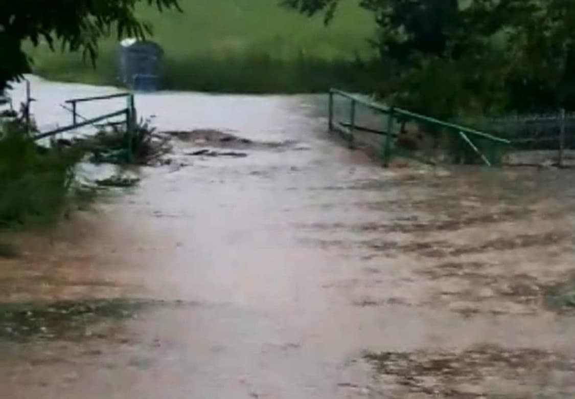 Jake padavine uzrokovale poplave u Novom Šeheru i okolini, GSS Žepče se stavio na raspolaganje