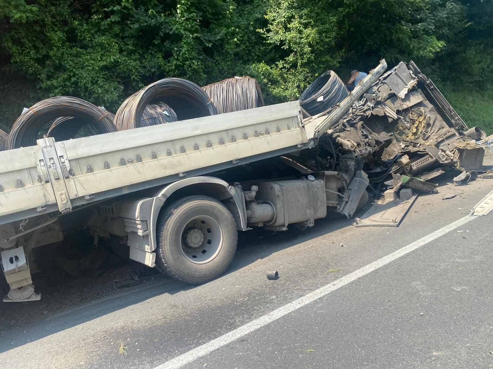 Teška saobraćajna nezgoda kod Maglaja, saobraćaj obustavljen