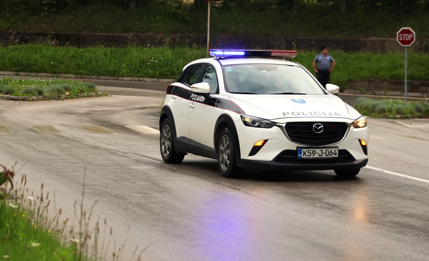 MUP ZDK: Evidentirano posjedovanje opojnih droga u Zavidovićima, razbojništvo u Zenici