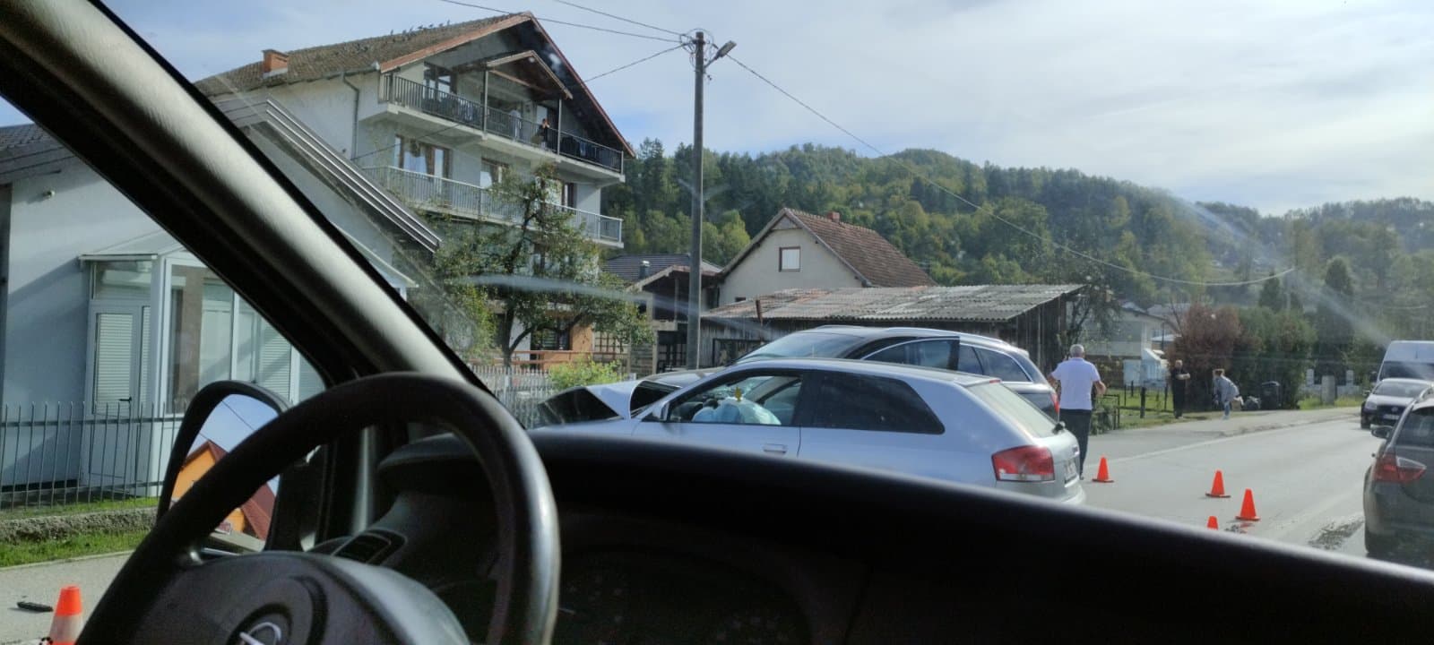 Sabraćajna nezgoda u Dolovima kod Zavidovića