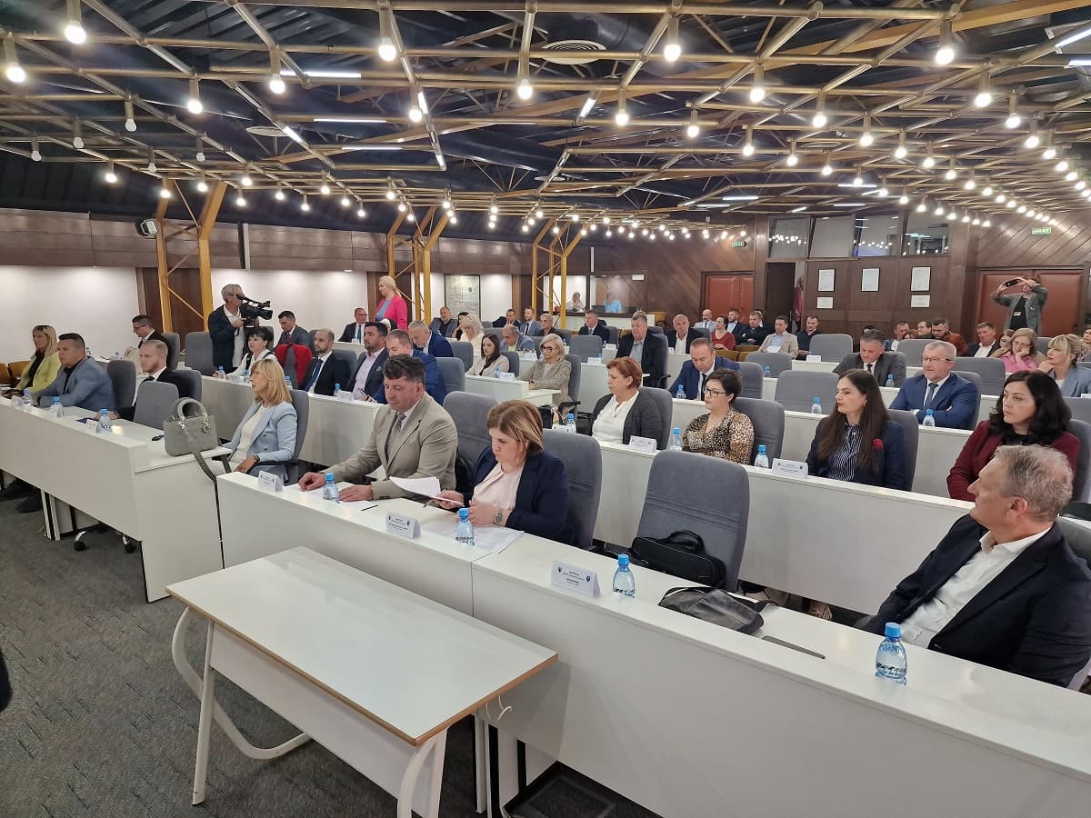 Danas 17. hitna sjednica Skupštine ZDK