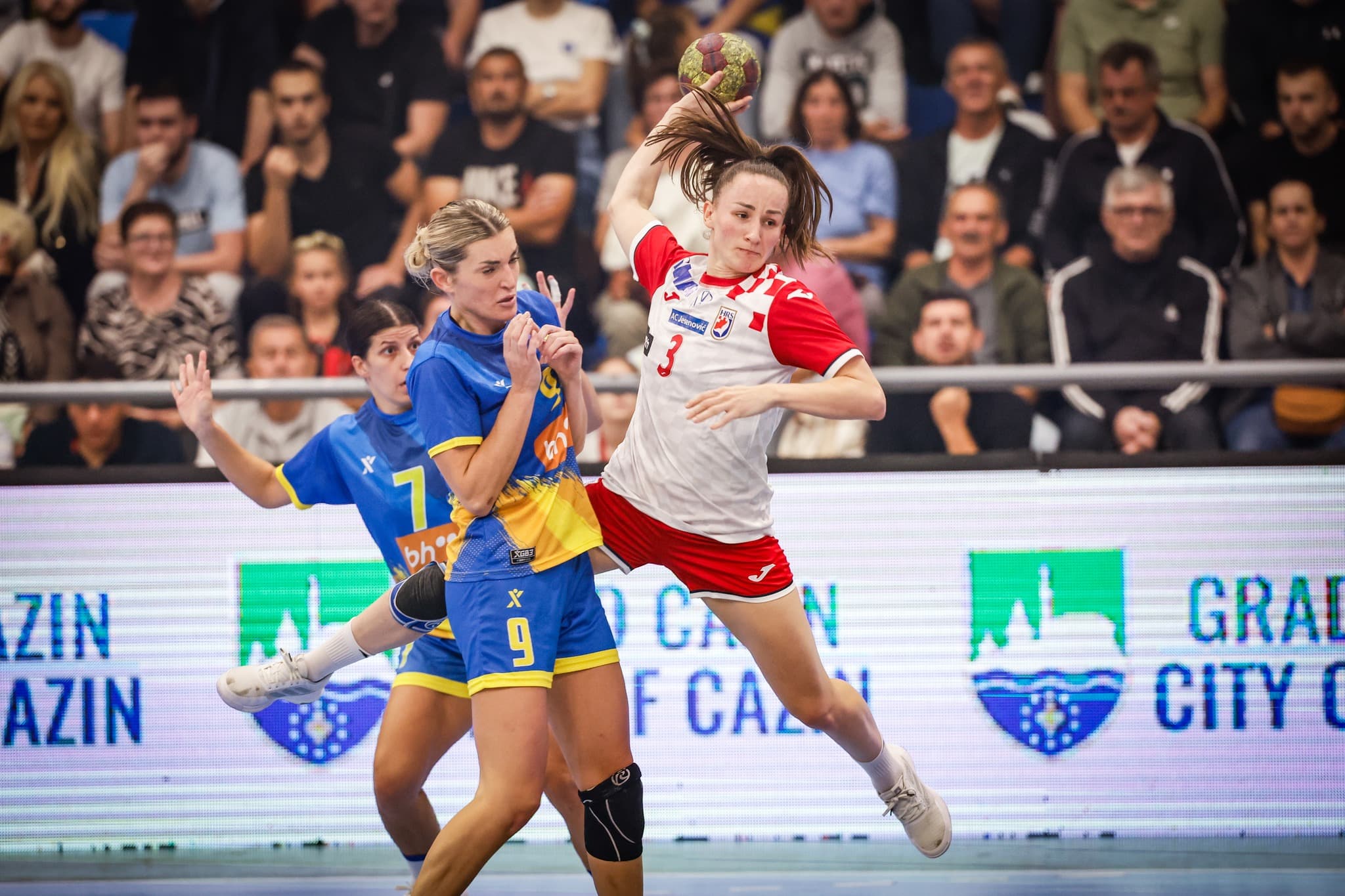 Ženska rukometna reprezentacija BiH poražena od Hrvatske u Cazinu
