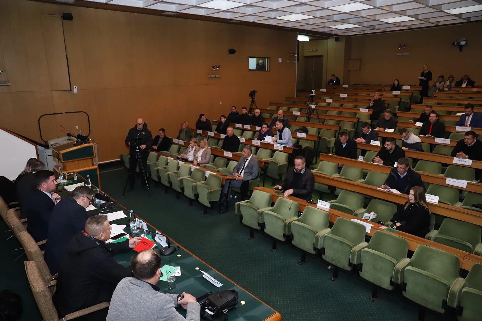 Održana hitna sjednica Gradskog vijeća Zenica o problematici zimskog održavanja lokalnih puteva